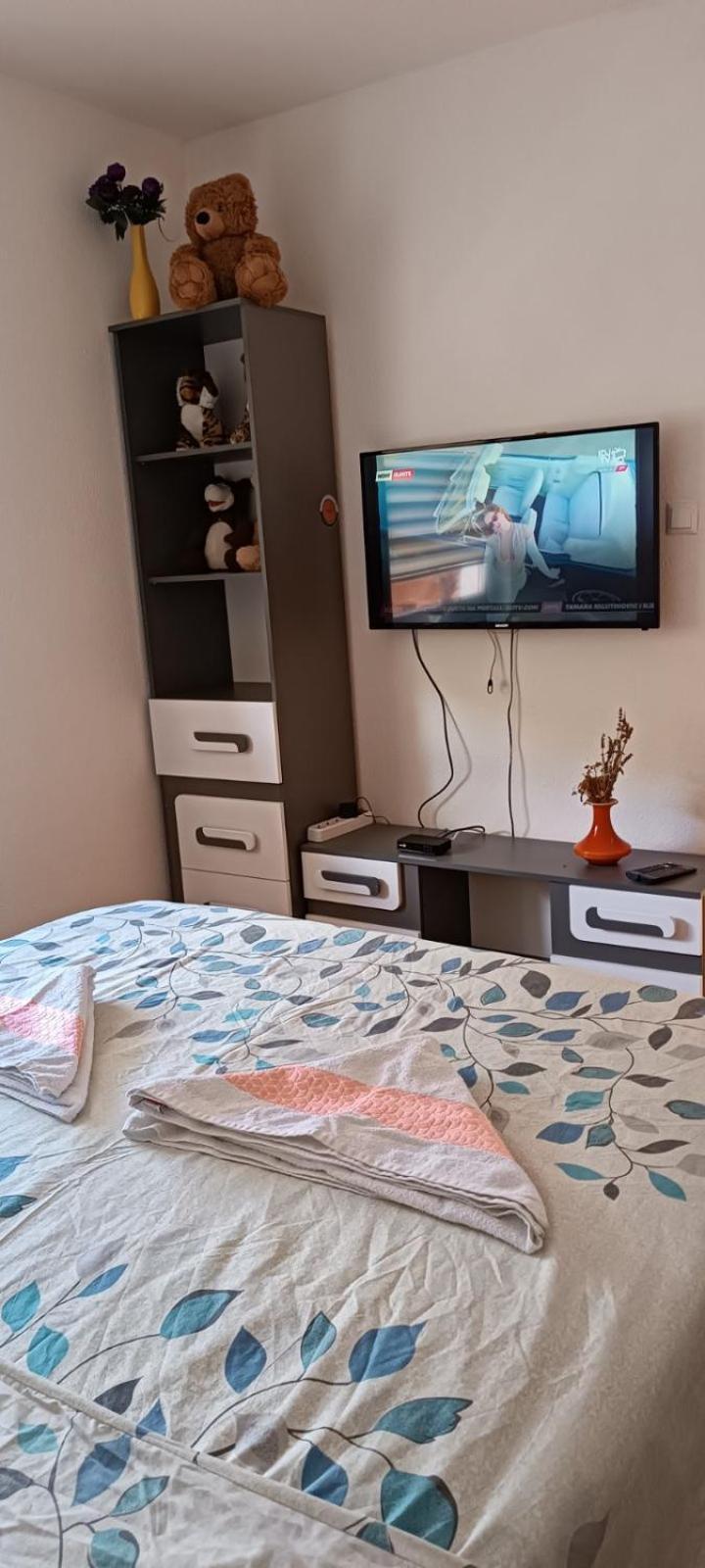 Apartman Denis Una Luzine Exterior foto
