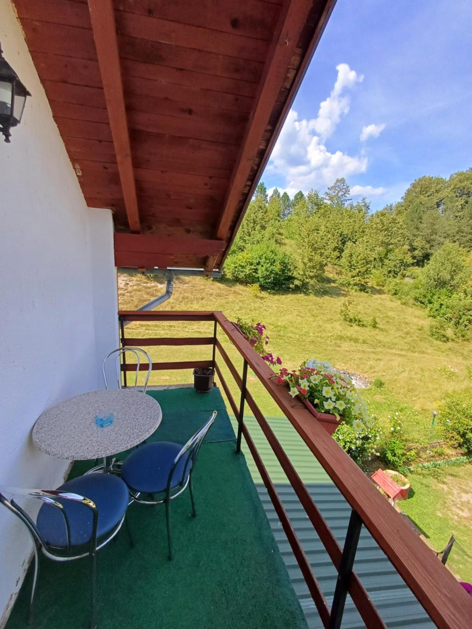 Apartman Denis Una Luzine Exterior foto