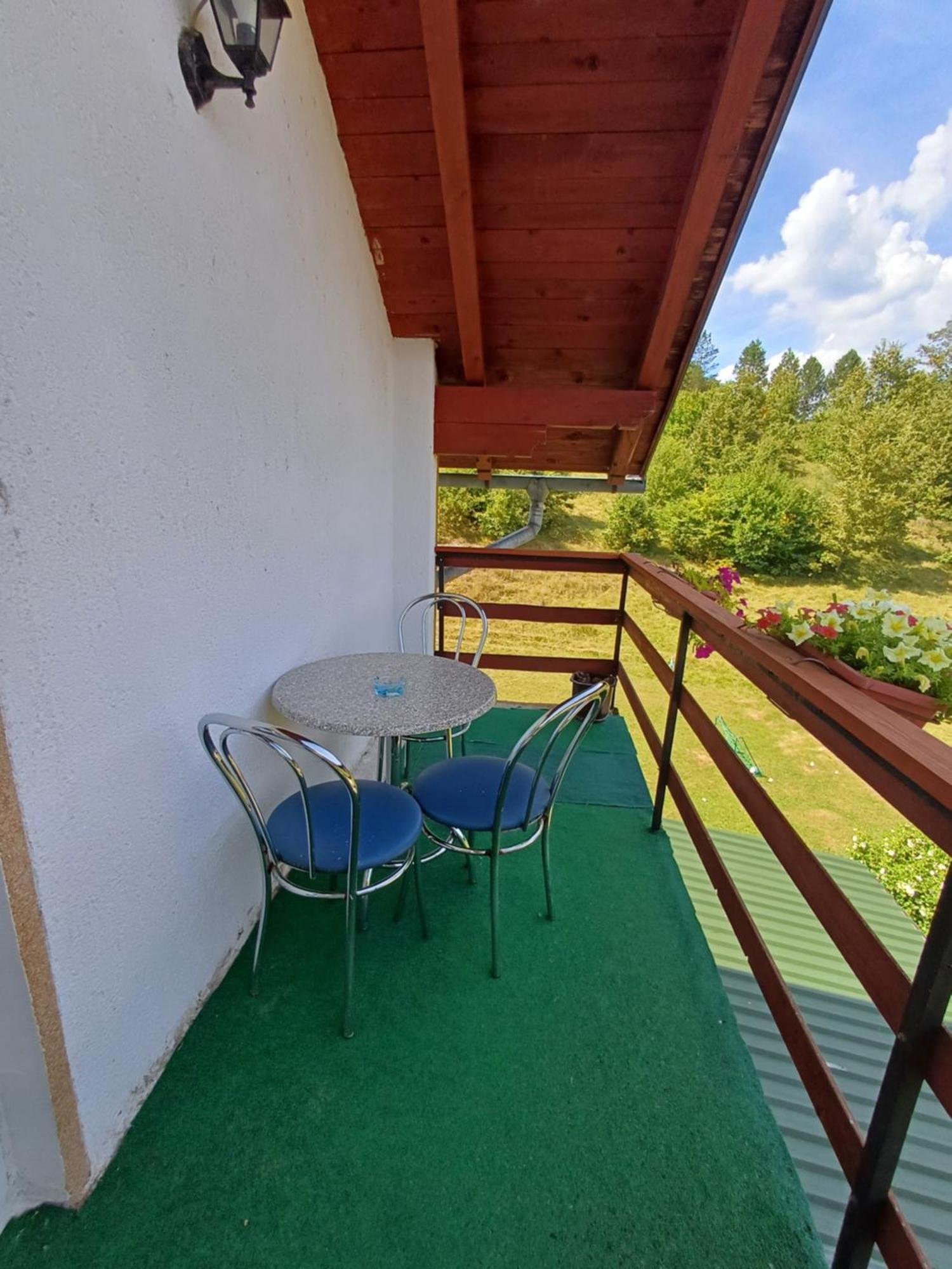 Apartman Denis Una Luzine Exterior foto