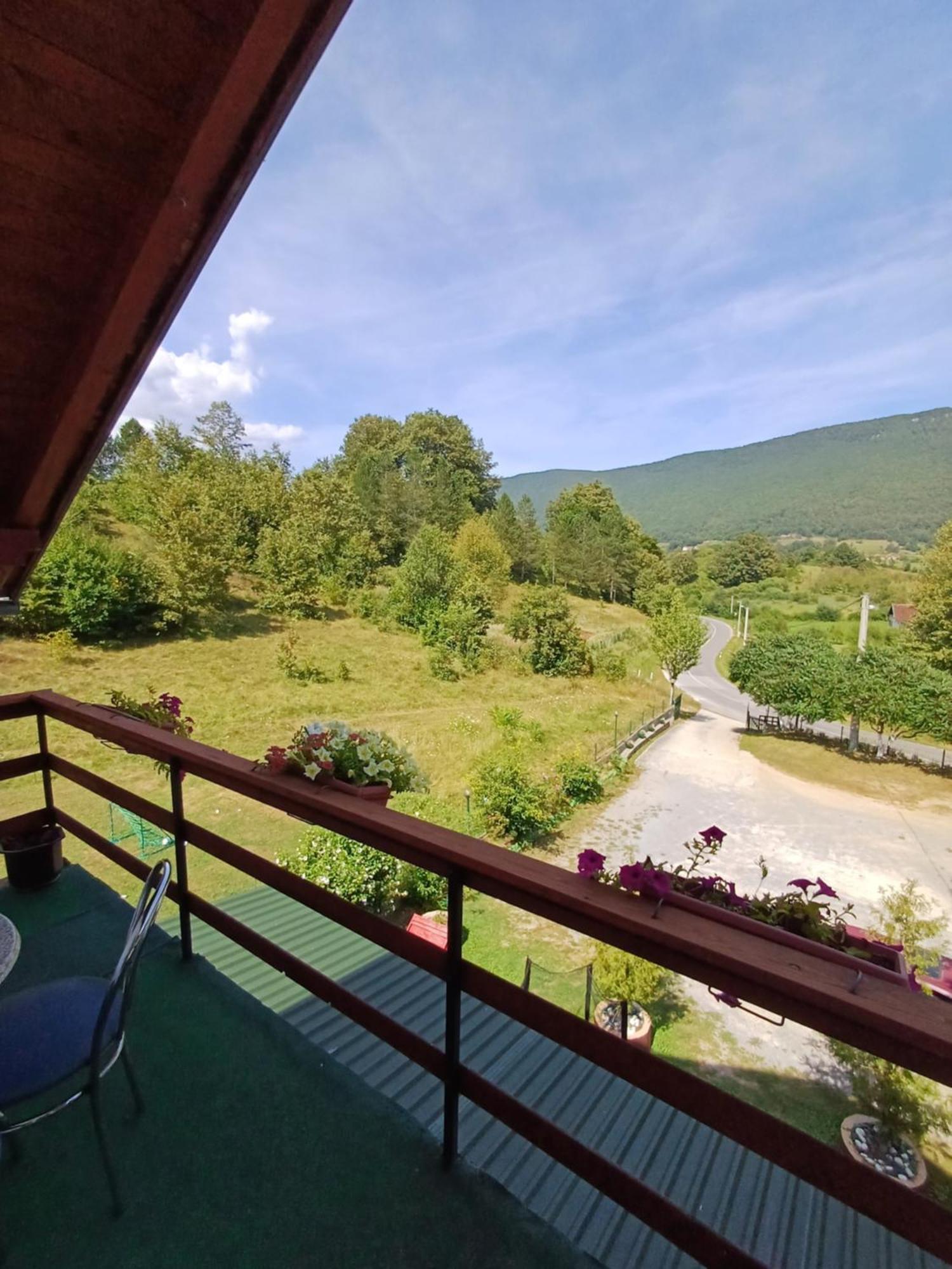Apartman Denis Una Luzine Exterior foto