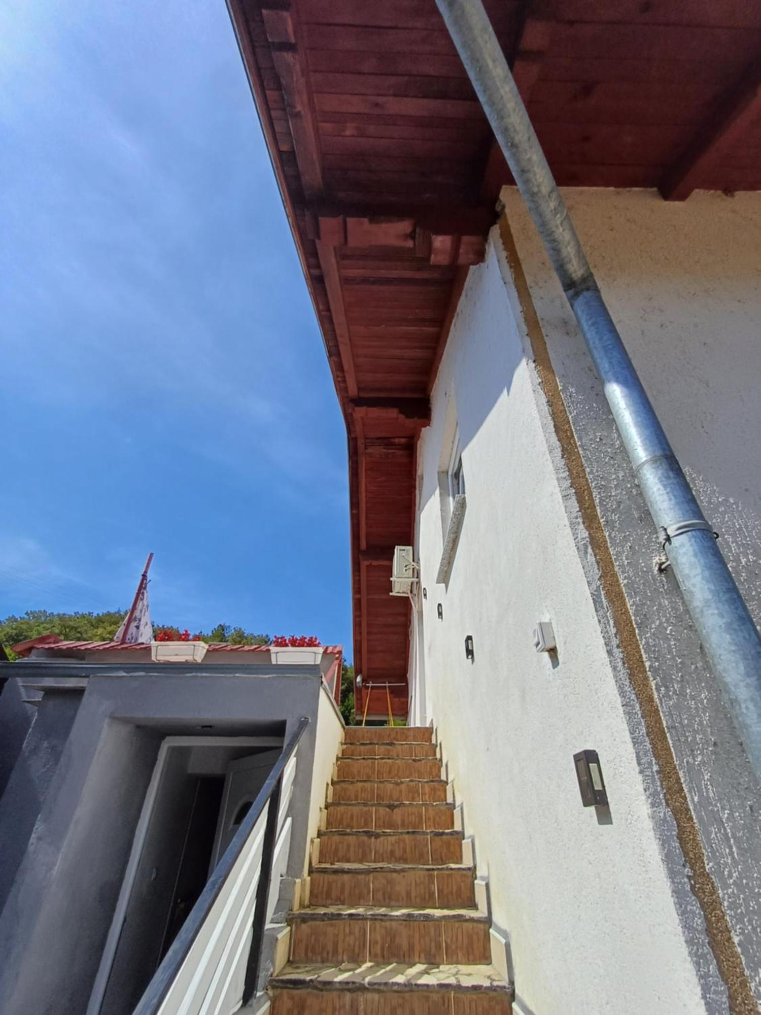 Apartman Denis Una Luzine Exterior foto