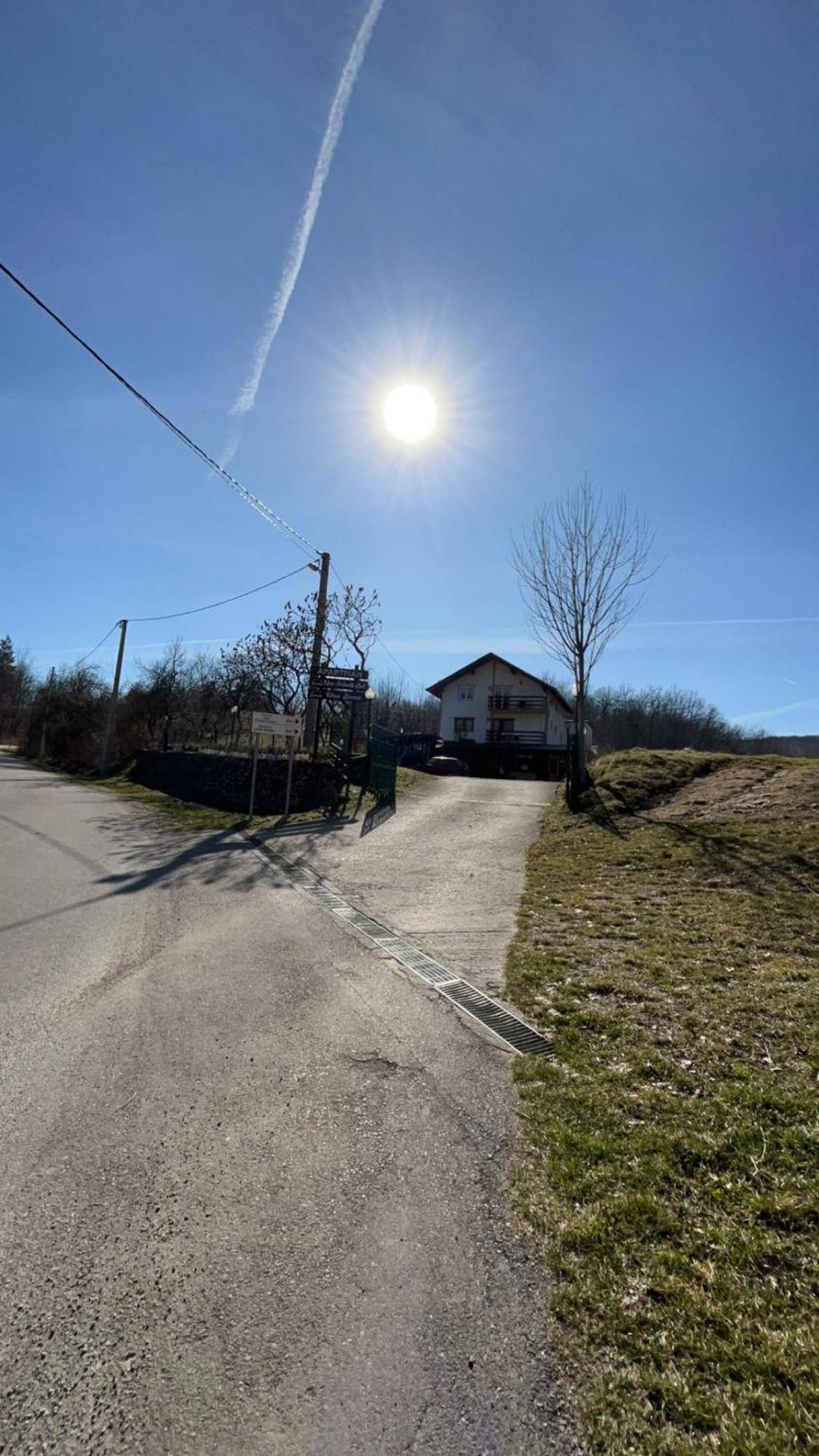 Apartman Denis Una Luzine Exterior foto